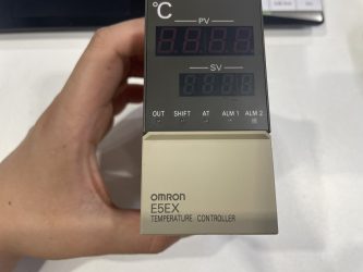 E5EX-A　温度コントローラー　OMRON
